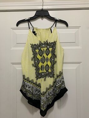3/$15 by & by Yellow Paisley Handkerchief-Hem Camisole with Black Trim Size Lg